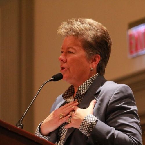 5bed5df486537ef8a4b8276a